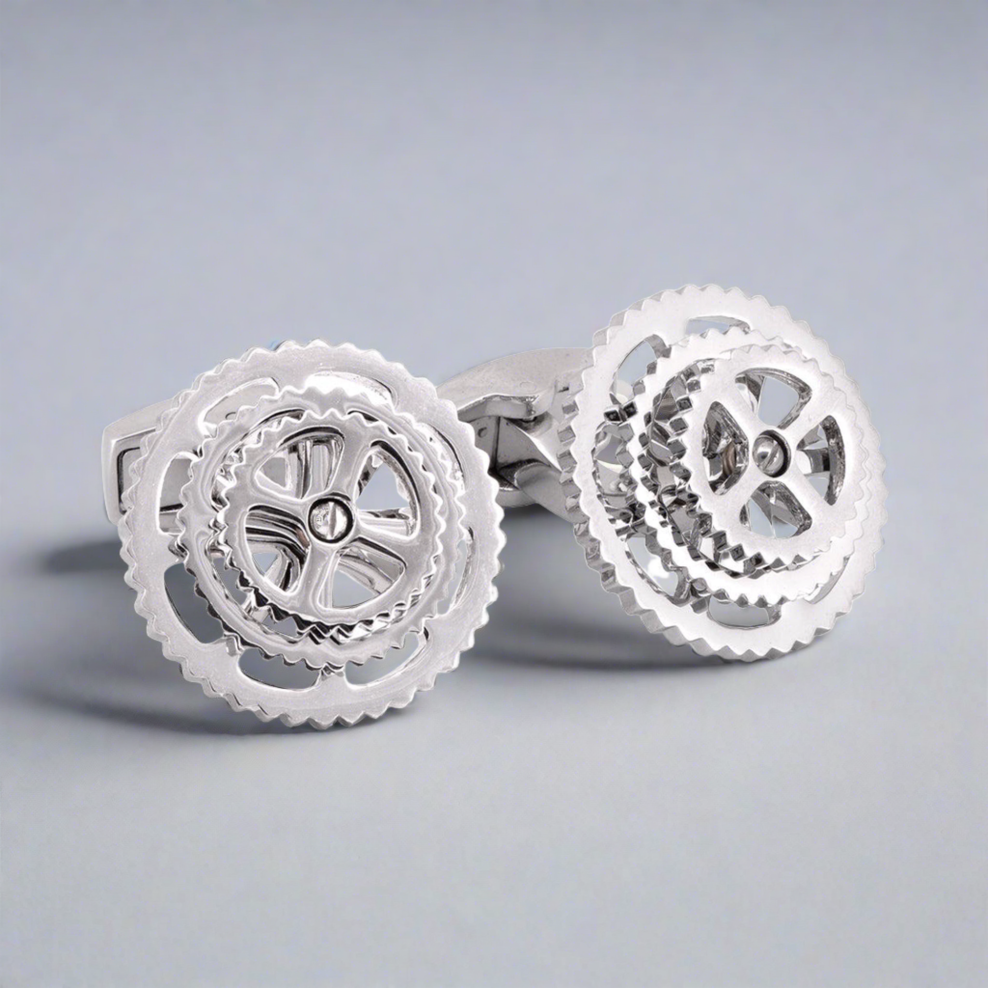 可旋转银色自行车齿轮袖扣